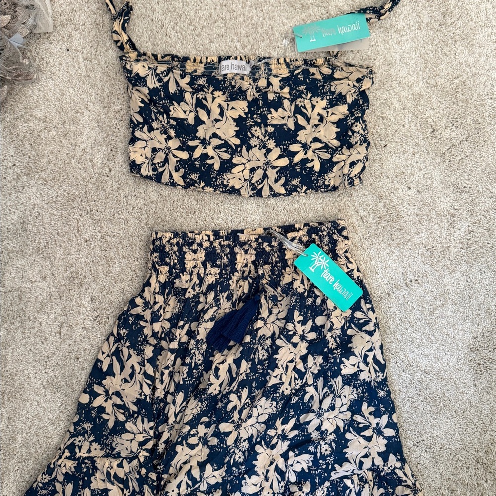 Tiare Hawaii Blue & Cream Floral Set with tags